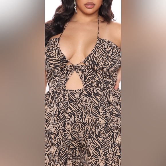 Elegant Zebra Print Jumpsuit - Picture 4 of 7